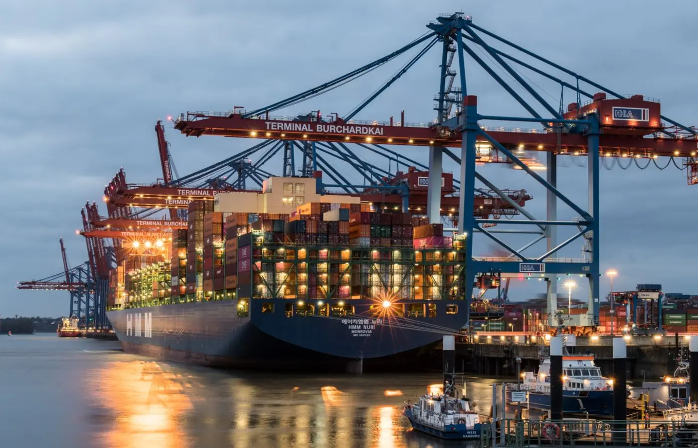 Containerschip in de haven